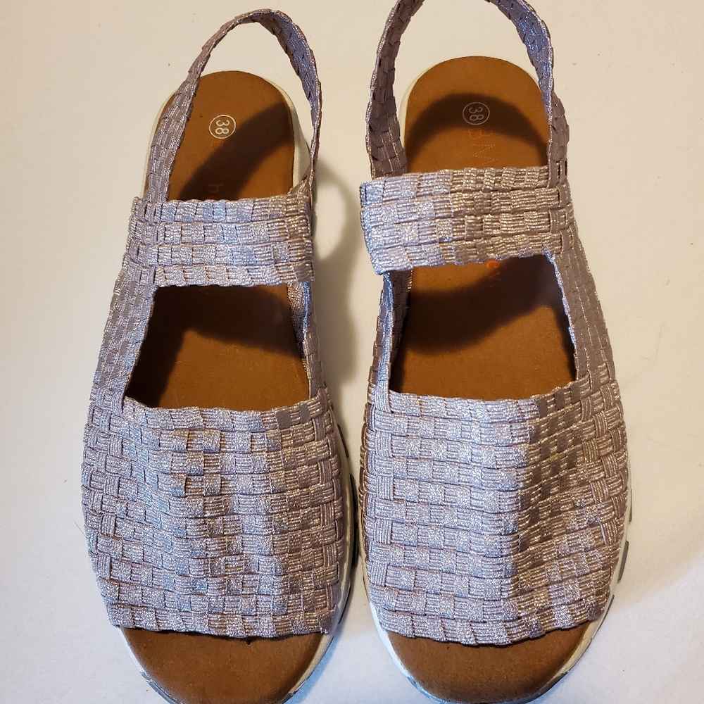 bernie mev. lilac sandles size 8